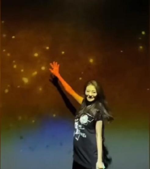 郑爽|吃瓜日报丨庾澄庆力挺伊能静？张翰郑爽复合了？王珞丹发寻鸭启示？