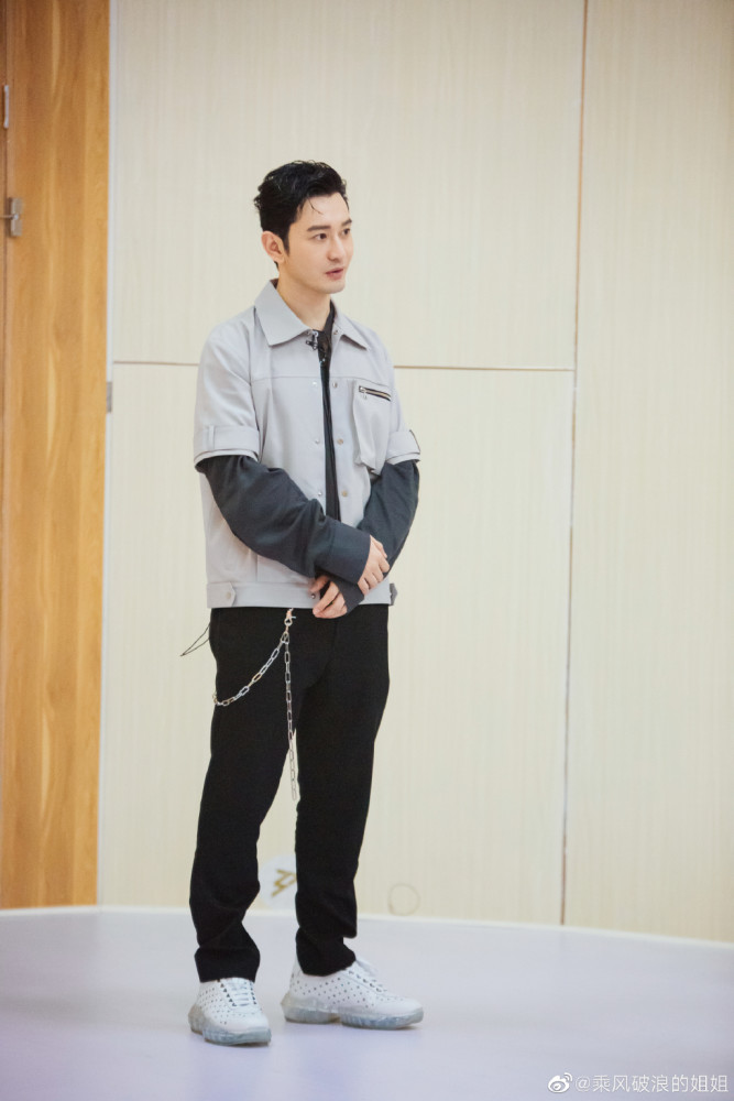 angelababy|黄晓明事业再攀高峰，baby发文有点失望，回应近况一言难尽