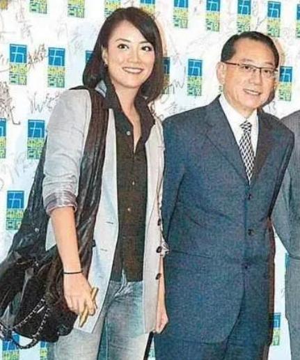 谢霆锋|她酷似王菲，谢霆锋曾上门陪她，连她的女儿也长得像谢霆锋