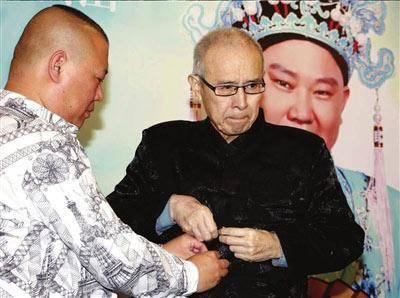 郭德纲|花光积蓄给德云社“垫背”，葬礼上的郭德纲：我看谁死得过张文顺