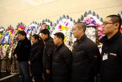 郭德纲|花光积蓄给德云社“垫背”，葬礼上的郭德纲：我看谁死得过张文顺