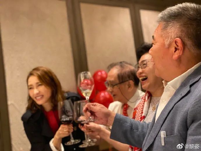 黎姿|娱乐圈第一扶弟魔应该非她莫属吧！