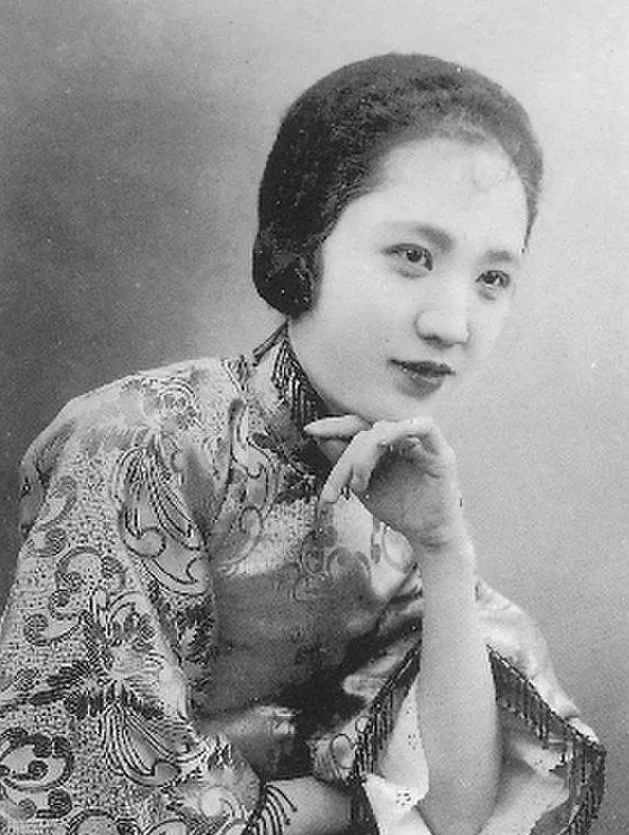 黎姿|娱乐圈第一扶弟魔应该非她莫属吧！