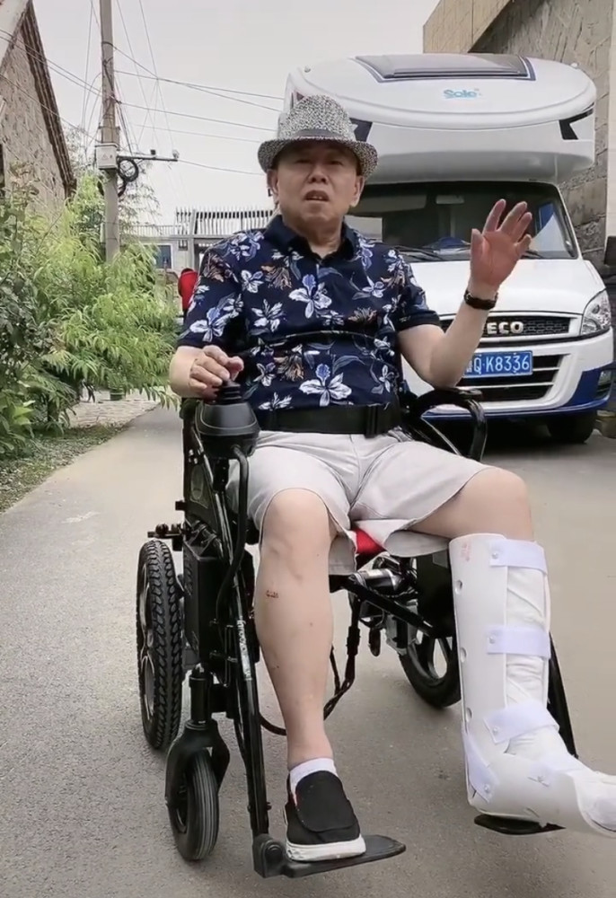 潘长江|潘长江被误传离世后首发文：潘叔很好，大家不用担心我