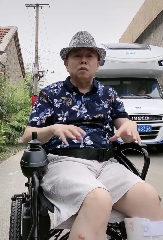 潘长江|潘长江被误传离世后首发文：潘叔很好，大家不用担心我