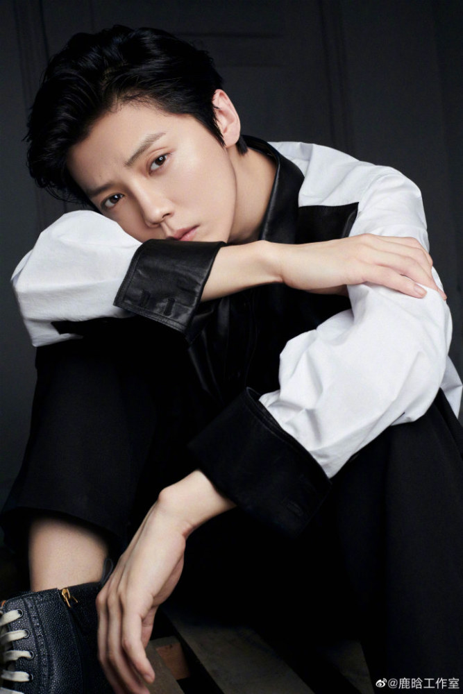 鹿晗关晓彤相恋千日男方再度翻红女方现幸福肥