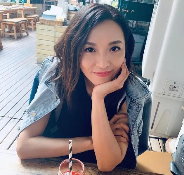 tvb花旦|恭喜！46岁TVB花旦陈炜找到第二春，与男友看新楼盘准备随时闪婚