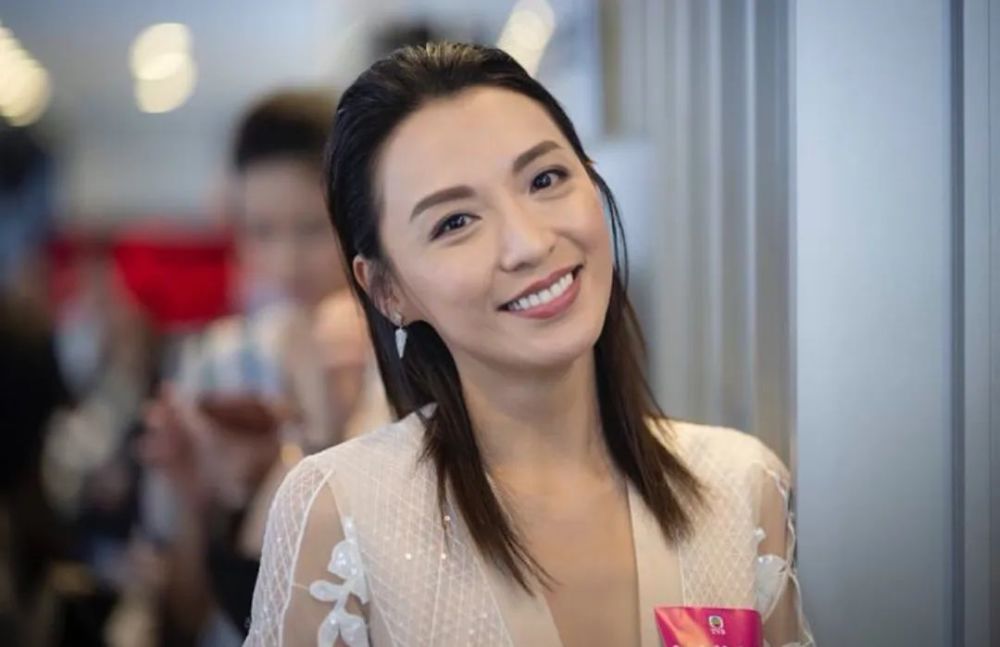 tvb花旦|恭喜！46岁TVB花旦陈炜找到第二春，与男友看新楼盘准备随时闪婚