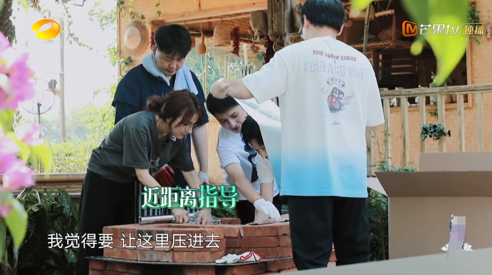 李维嘉|《向往》维嘉谈职业危机当众落泪，与谢娜面临淘汰，吴昕反应真实