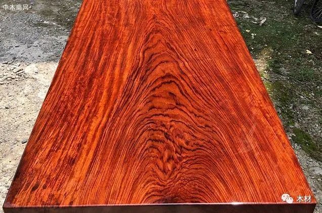 巴花大板|一路上涨的巴花大板具有收藏价值，那巴花大板什么纹路最贵，您知道吗？