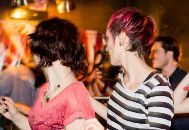 安东尼·福奇|福奇警告新冠可能达1918流感水平，后者致约5亿人感染数千万人死