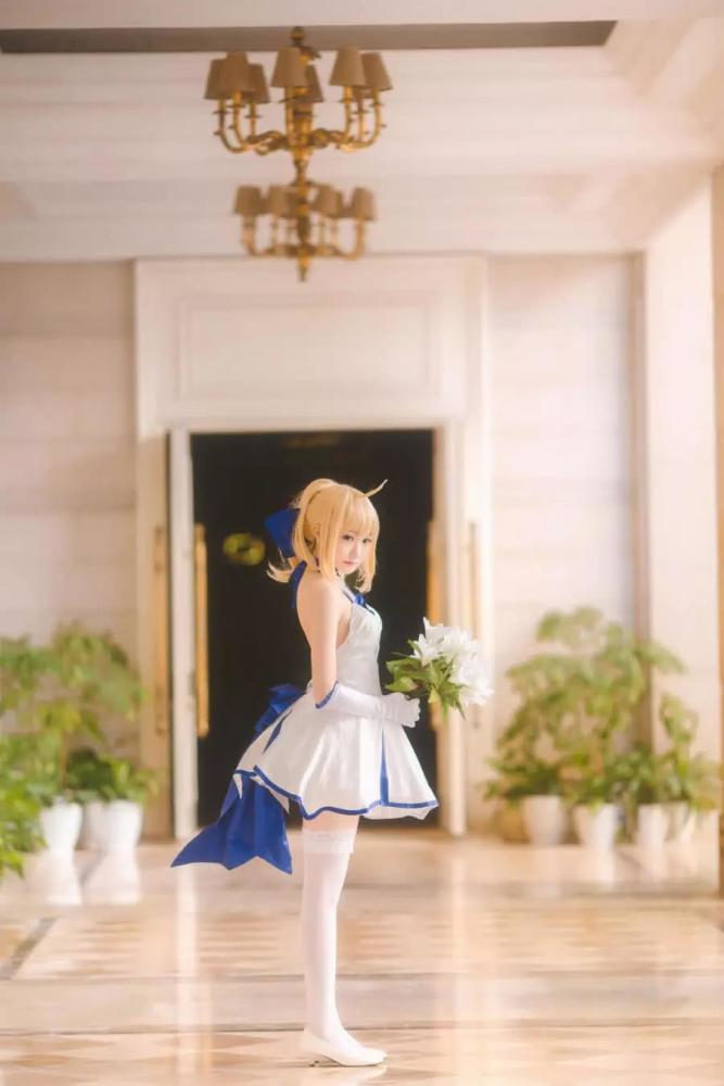 cos:紫罗兰永恒花园,白丝花嫁软妹saber