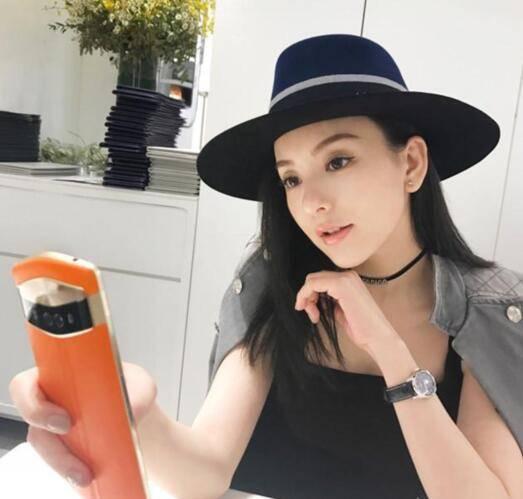 方媛|天王嫂是上班族：方媛晒下班高峰期素颜自拍，郭富城点赞