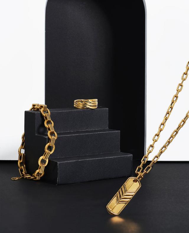 李易峰成为六福珠宝代言人,推出黑金首饰,黄金饰品终于不再老土