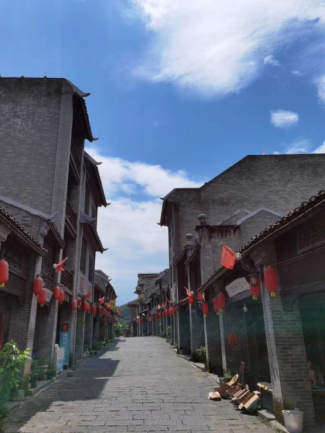 千年古镇韵味怀远徐霞客道山川峯回环如玦又如莲瓣