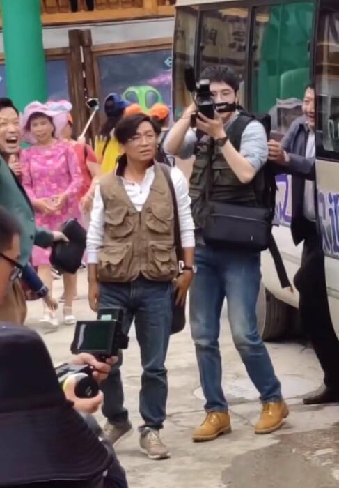 王宝强|大V曝王宝强要结婚了，女方比他小三岁，马蓉男闺蜜转发送祝福