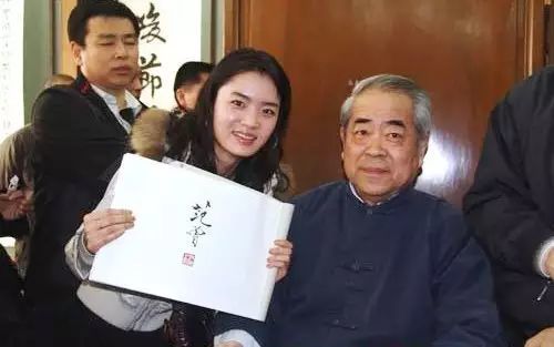 范曾|范曾写的字能称为书法吗？能登大雅之堂吗？