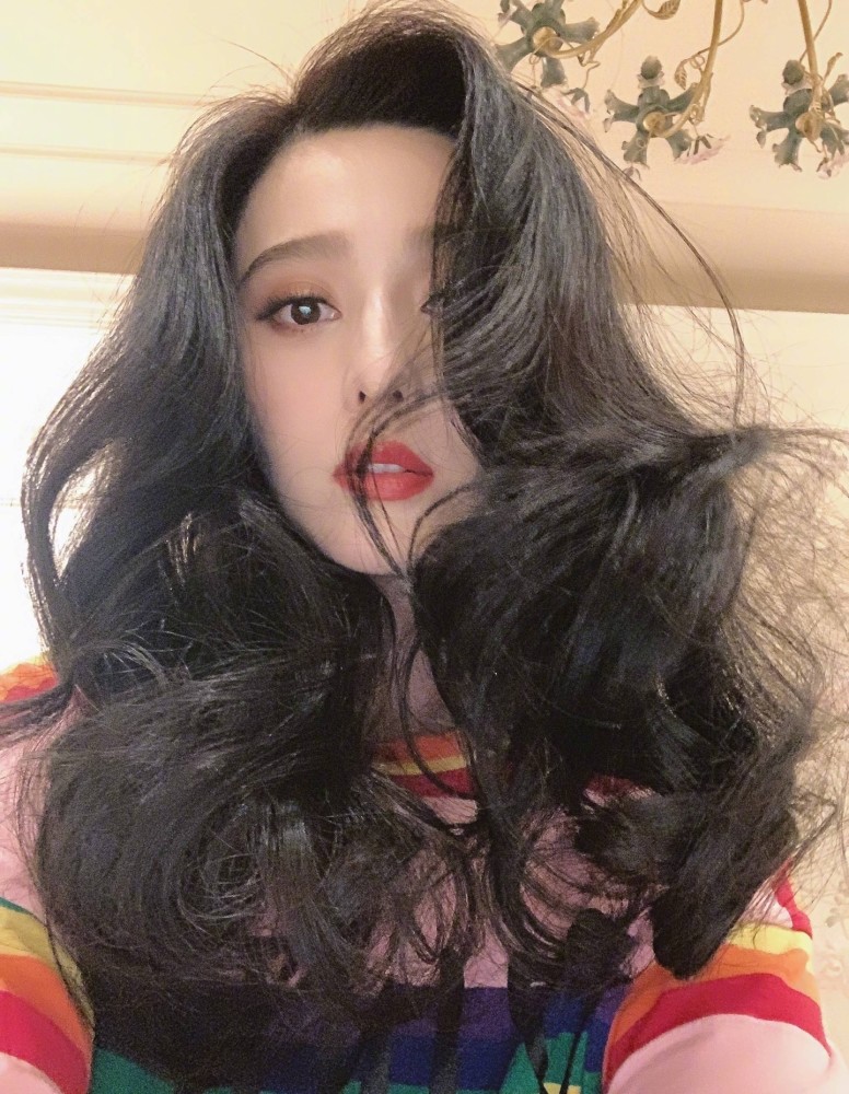 范冰冰|范冰冰开小号“锁锁子”连发搞怪视频，还自称烟台土公主超接地气