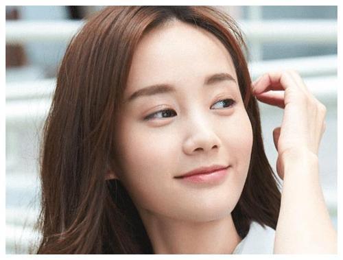 李一桐|“当红花旦”李一桐成名记