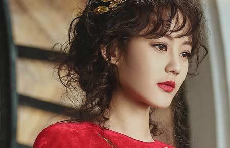 李一桐|“当红花旦”李一桐成名记