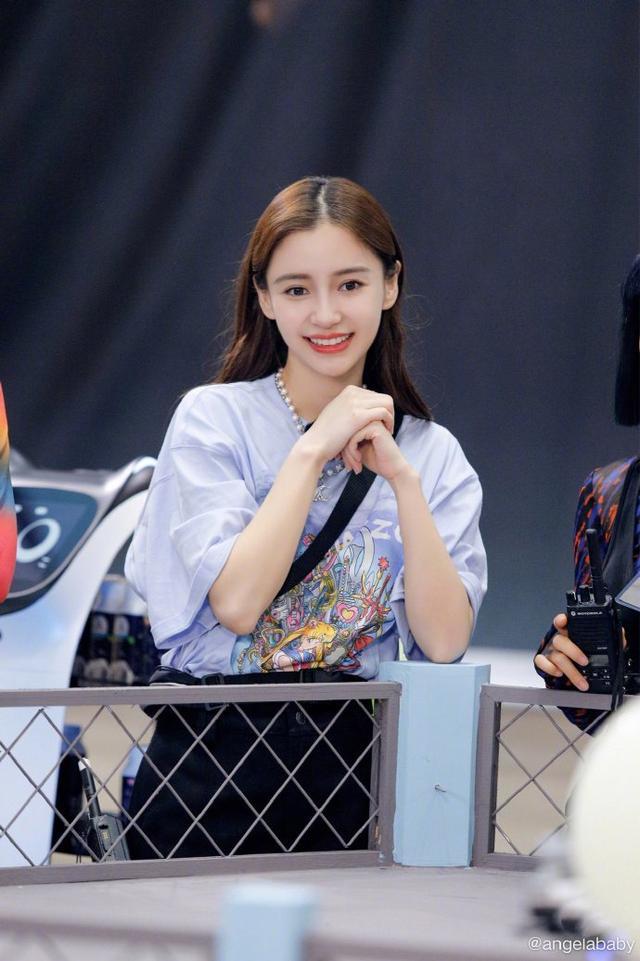 angelababy|angelababy行程取消，引部分粉丝不满 怪罪小海绵是不是太苛刻？