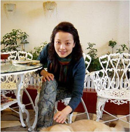 樊馨蔓|樊馨蔓当年嫁51岁张纪中，“死守”14年的“门”最后被干儿子破了
