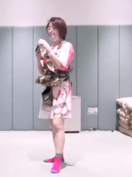 黄小蕾|“傻姑”黄小蕾肚大如箩，疑似官宣二胎？39岁素面朝天，发量堪忧