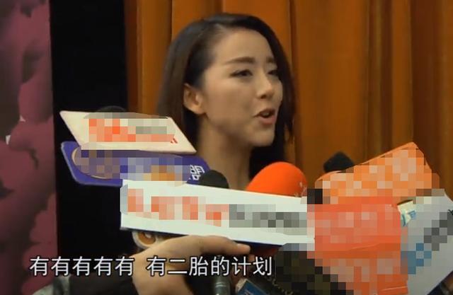 黄小蕾|“傻姑”黄小蕾肚大如箩，疑似官宣二胎？39岁素面朝天，发量堪忧