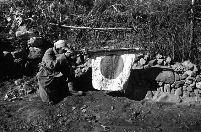 这才是八路军真实战斗场景,别被影视剧骗了,图9抓到了一名汉奸