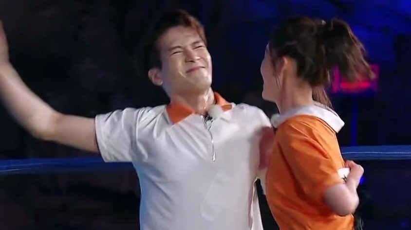 王嘉尔|《奔跑吧》史上最高能撕名牌！王嘉尔被赞绅士，郭麒麟令人爆笑