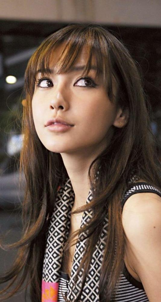 angelababy|13岁嫩模出道，嫁给黄晓明，成跑男最大受益人，杨颖哪步最关键？