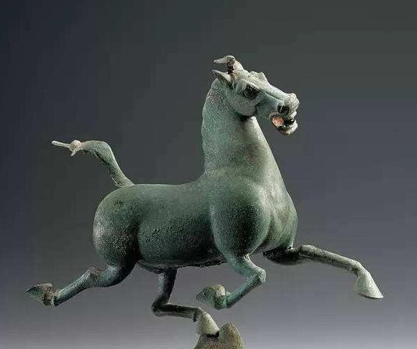 国宝马踏飞燕人尽皆知为何一直有争议专家怕你憋不住笑