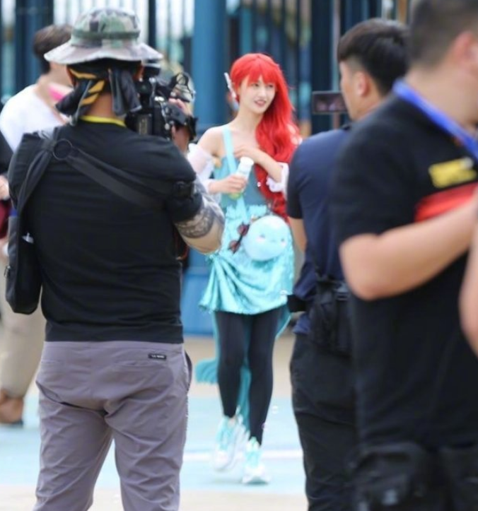 郑爽|29岁郑爽学芭蕾舞，我却在留意她的脚尖，能否“吃苦”一目了然