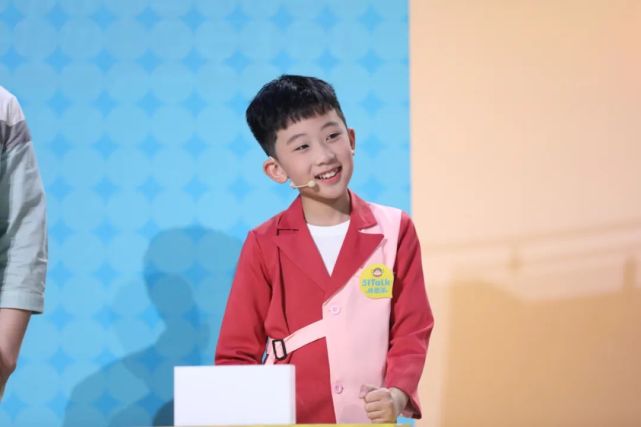 在第四轮pk之时,面对劲敌林恩泽,李诞鼓励自己的班级