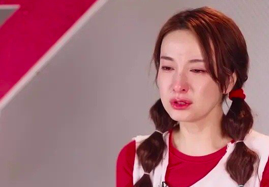 吴昕|吴昕回应被蓝盈莹“欺负”，16字动态没一句怨言，黄龄转发支持