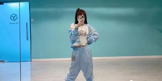 乘风破浪的姐姐|李小璐回应要踢馆《乘风破浪的姐姐》：我跳的不好啦