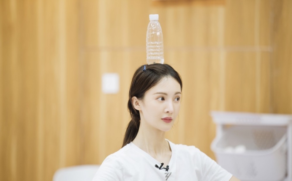 卑微节目组终露獠牙乘风破浪的姐姐选人藏玄机你看懂了吗