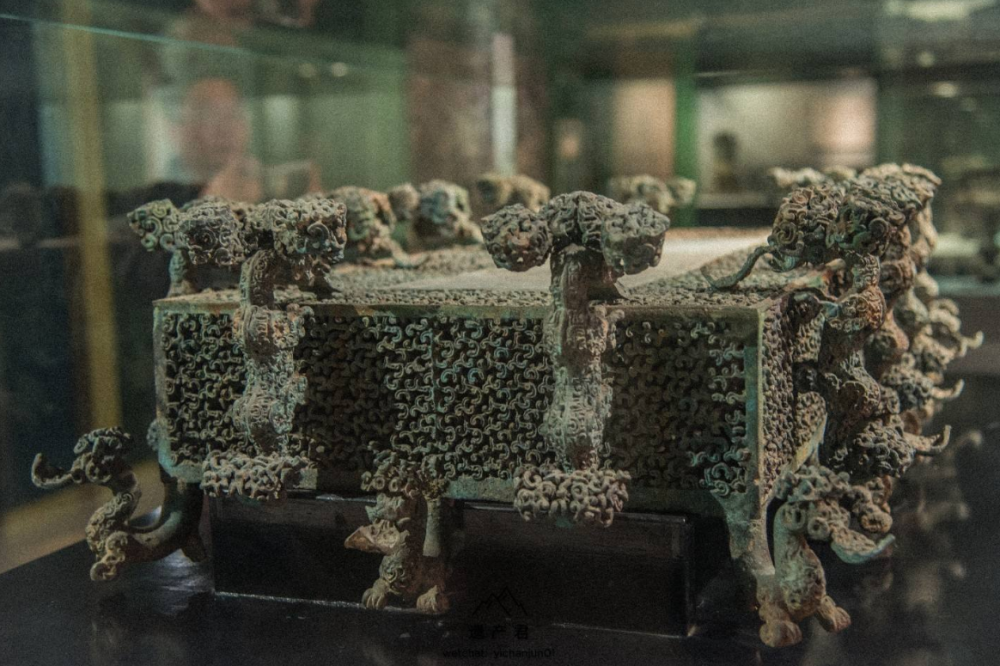 青铜器|出土时碎成上万块的文物，专家花3年修复，感叹像“穿越之物”