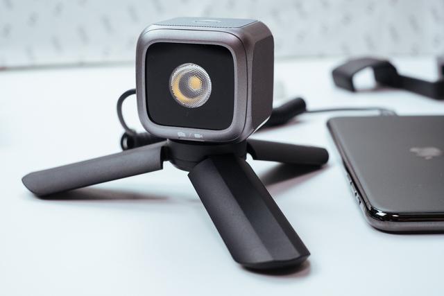iphone手机摄影补光好帮手:anker iphone led闪光灯