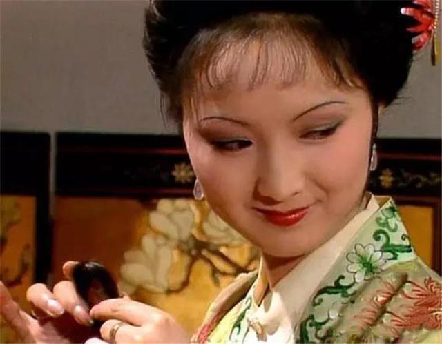 平儿|红楼梦：平儿，才貌双全品性好，在贾府却只能憋屈地生存