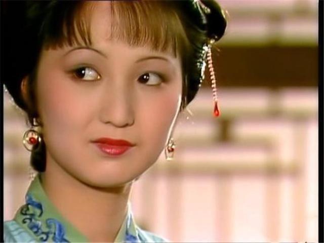 平儿|红楼梦：平儿，才貌双全品性好，在贾府却只能憋屈地生存