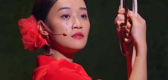 蓝盈莹|辜负白冰，逼哭吴昕，累惨郑希怡，打鸡血的学霸蓝盈莹为啥难圈粉