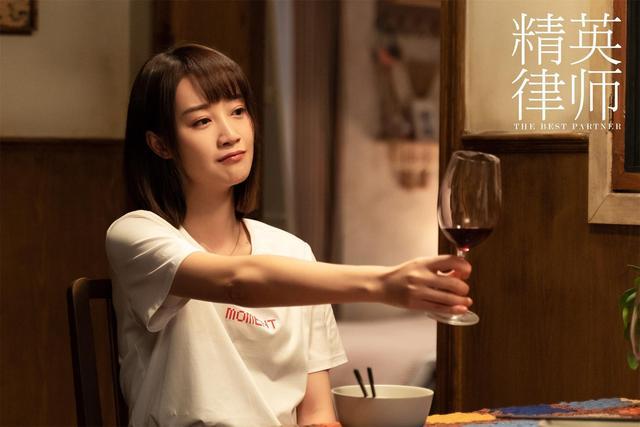 蓝盈莹|辜负白冰，逼哭吴昕，累惨郑希怡，打鸡血的学霸蓝盈莹为啥难圈粉