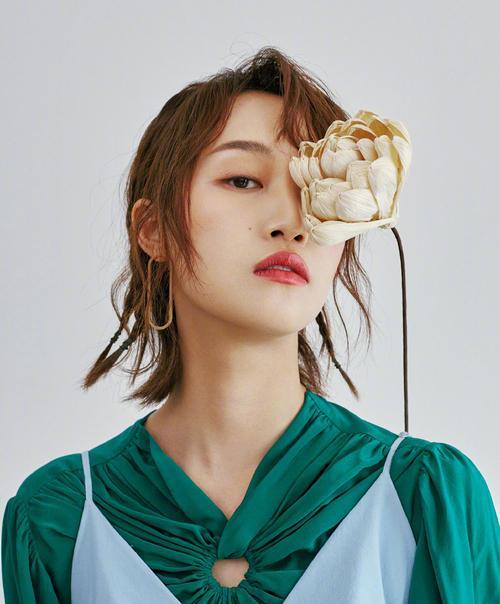 蓝盈莹|辜负白冰，逼哭吴昕，累惨郑希怡，打鸡血的学霸蓝盈莹为啥难圈粉