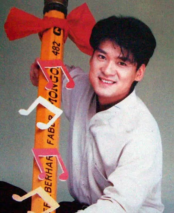 周华健30岁儿子近照曾被吐槽胡子拉碴太显老今帅气亮相大变样