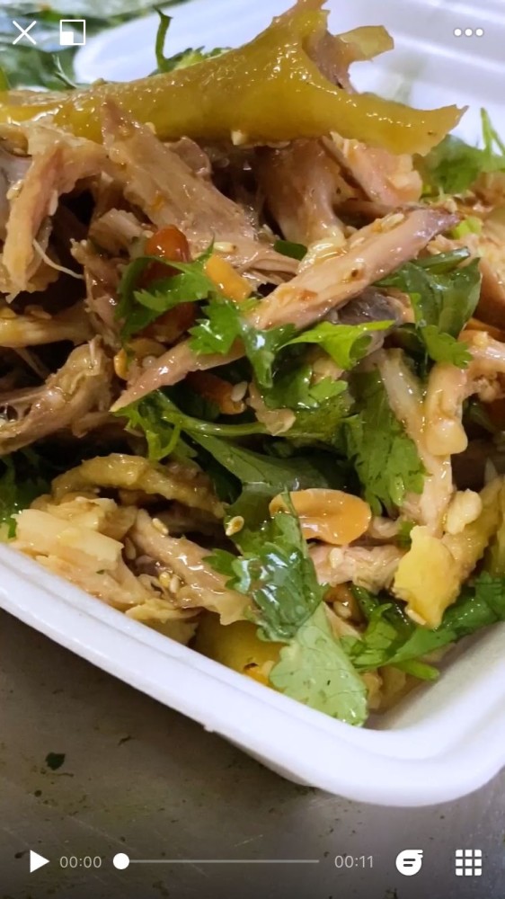 摆摊做领趣脆皮手撕鸡只需提前一小时制作简单易学