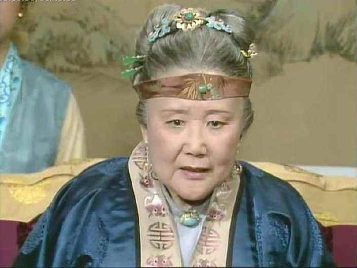 薛宝钗|听到甄家被抄家，贾母为什么不难过反而要庆祝？薛宝钗给出答案