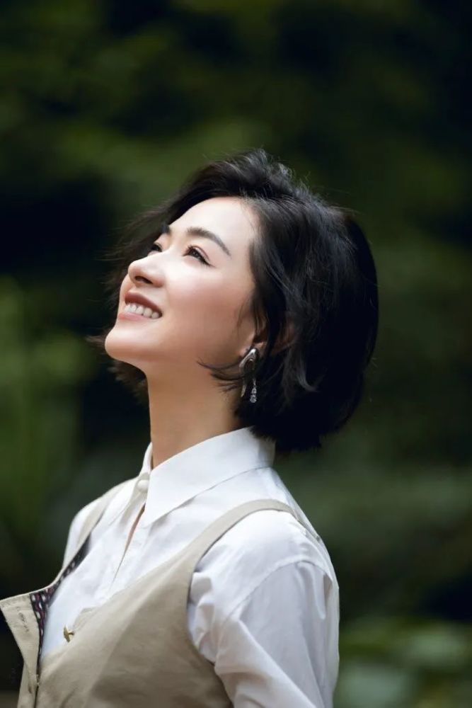 万茜|“姬圈扛把子”万茜泪崩：又A又飒的她，原来也有不为人知的一面