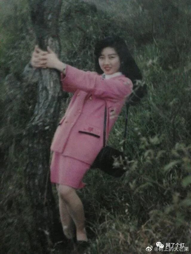 "网友晒妈妈青涩照堪比仙女下凡_腾讯新闻