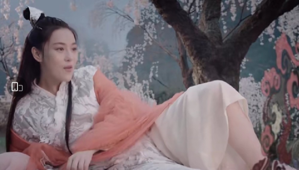 张馨予|张馨予新戏官宣：一袭红衣，上演仙女落泪，到她黑化的那一刻，立马疯狂截屏
